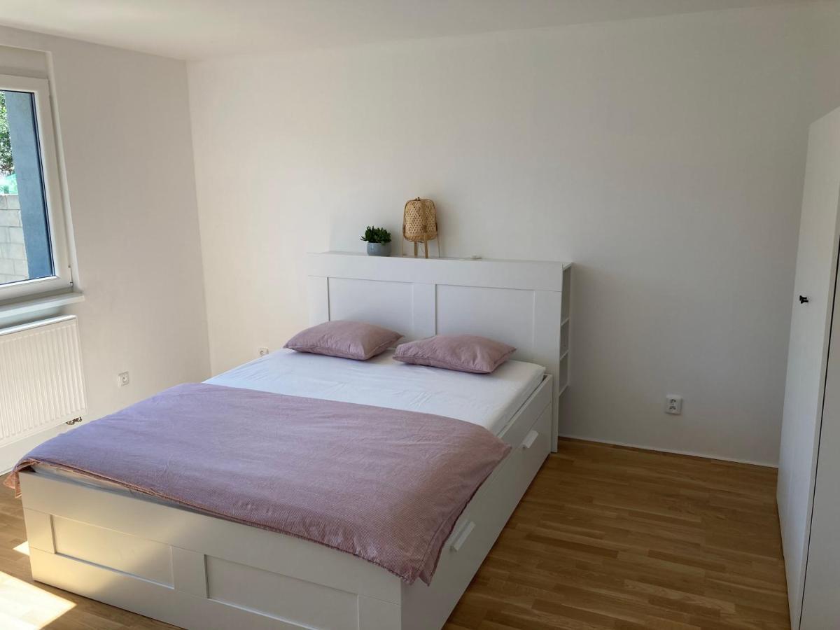 Apartman Maay Хлоховец Екстериор снимка