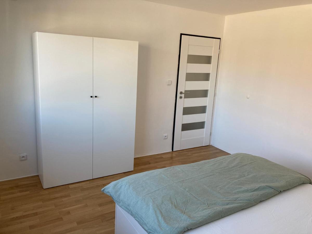 Apartman Maay Хлоховец Екстериор снимка