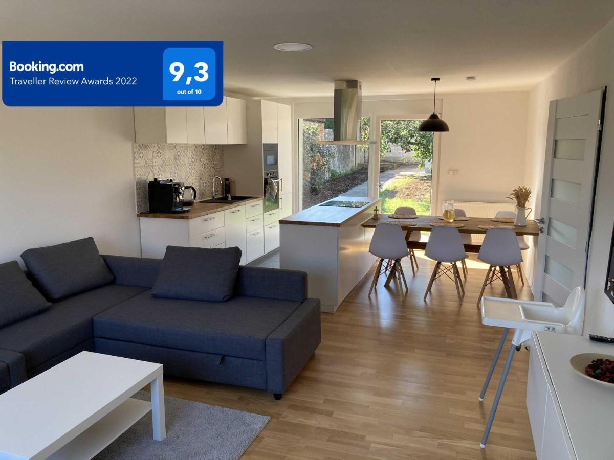 Apartman Maay Хлоховец Екстериор снимка